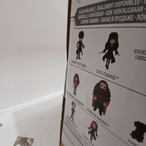 WIZARDING WORLD HARRY POTTER, MAGICAL MINIS DELUXE HOGWARTS CASTLE WITH LIGHTS AND SOUNDS image 3