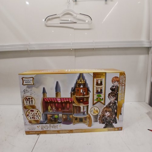 WIZARDING WORLD HARRY POTTER, MAGICAL MINIS DELUXE HOGWARTS CASTLE WITH LIGHTS AND SOUNDS image 10