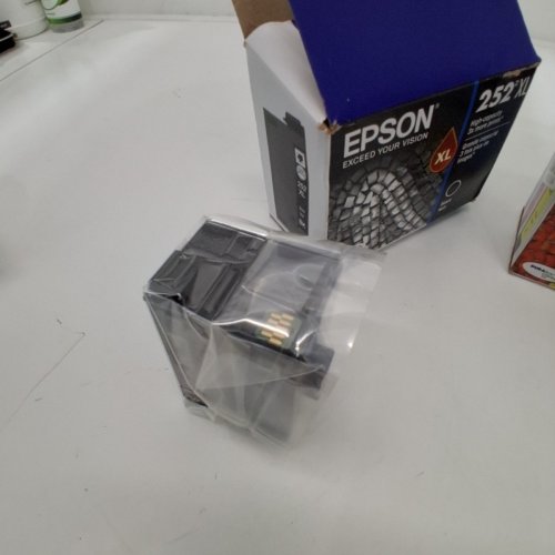 2 ASSORTED EPSON 252 SERIES INK CARTRIDGE PACKS FOR SELECT WORKFORCE PRINTERS - STANDARD CAPACITY CYAN, MAGENTA, YELLOW, AND BLACK (MODEL: T252520 / T252120-D2) image 4