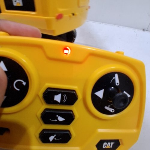 CAT MASSIVE MOVER REMOTE CONTROL RC STEEL EXCAVATOR - BLACK/YELLOW (MODEL: 1851476) image 2
