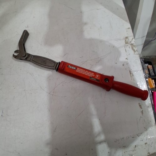TASK MECHANICAL NAIL PULLER - 18" - RED AND BLACK (MODEL: T47025) image 3