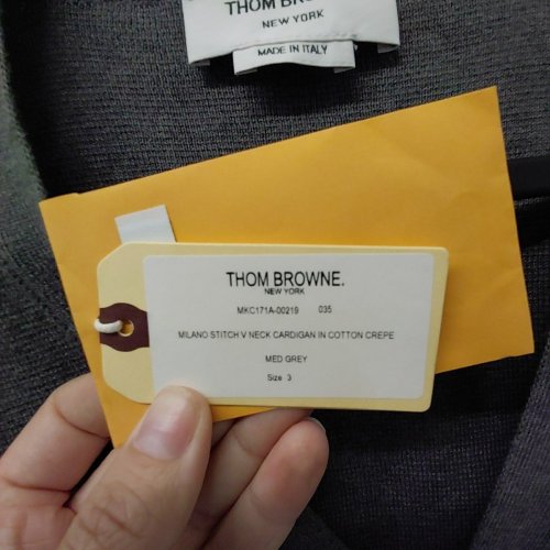 MEN'S THOM BROWNE STITCH MILANO COTTON CREPE V-NECK CARDIGAN - SIZE 3 - MED GREY image 7