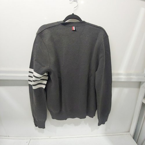 MEN'S THOM BROWNE STITCH MILANO COTTON CREPE V-NECK CARDIGAN - SIZE 3 - MED GREY image 9