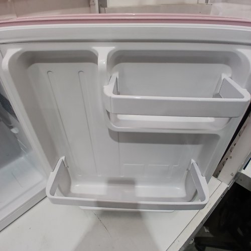 FRIGIDAIRE RETRO COMPACT FRIDGE WITH CHILLER MINI REFRIGERATOR & BUILT-IN BOTTLE OPENER - 1.6 CU.FT - PINK (MODEL: EFR176-PINK-6COM) image 6