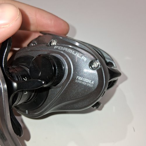BASS PRO SHOPS FORMULA BAITCAST REEL - 7:5:1 - DARK GREY (MODEL: FMA10SHLA) image 2