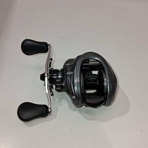 BASS PRO SHOPS FORMULA BAITCAST REEL - 7:5:1 - DARK GREY (MODEL: FMA10SHLA) image 3