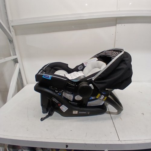 GRACO SNUGRIDE 35 LITE LX INFANT CAR SEAT - MAX WEIGHT 34LBS - BLACK/GREY (MODEL: 2119658) image 7