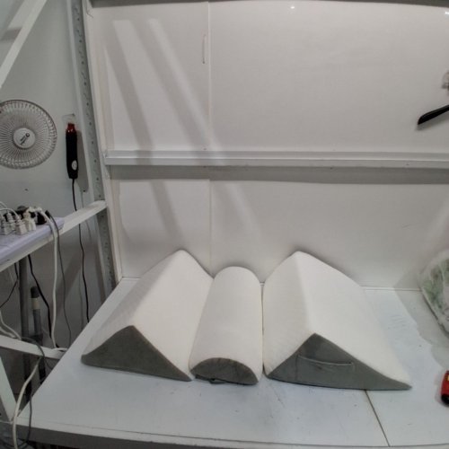 BEDLUXE WEDGE PILLOW HEADBOARD ORTHOPEDIC BED WEDGE PILLOWS - WHITE/GREY image 2