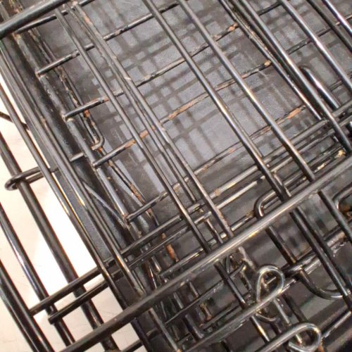 AMAZON BASICS DURABLE FOLDABLE METAL WIRE DOG CAGE WITH TRAY - 36" X 23" X 25" - BLACK image 4