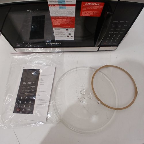 FRIGIDAIRE OVERCOUNTER MICROWAVE OVEN - 0.7CU. FT - BLACK / STAINLESS STEEL (MODEL: EMW741_AMZ) image 4
