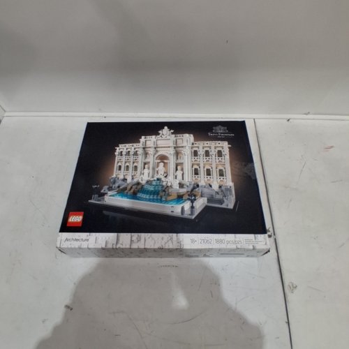 LEGO TREVI FOUNTAIN ARCHITECTURE COLLECTION - (MODEL: 21062) image 3