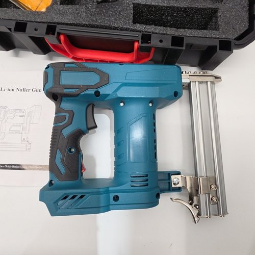CORDLESS LI-ION BRAD NAILER / STAPLE GUN KIT - 20V - BLUE image 4