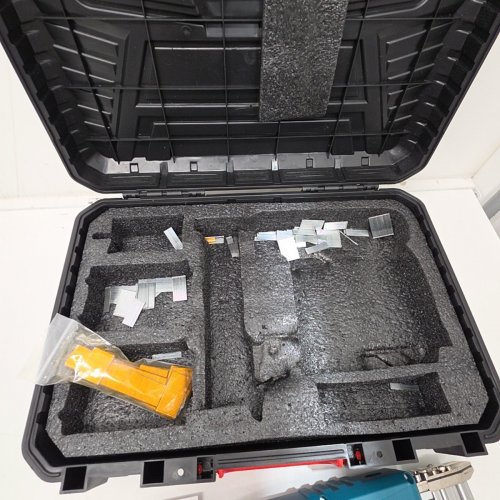 CORDLESS LI-ION BRAD NAILER / STAPLE GUN KIT - 20V - BLUE image 5
