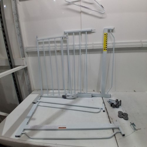 REGALO EASY STEP EXTRA WIDE BABY GATE - 30" X 29"-49" - WHITE (MODEL: 1164 EW DS) image 2