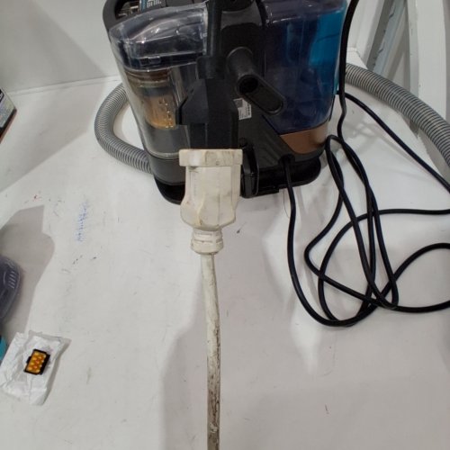 SHARK STAINSTRIKER HAIRPRO PORTABLE SPOT/STAIN/ODOUR ELIMINATOR WITH 4 ATTACHMENTS - COPPER/BLACK (MODEL: PX251C 26) image 2