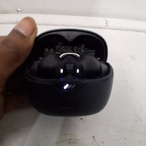 JBL BY HARMAN TUNE BEAM - TRUE WIRELESS NOISE CANCELLING IN EAR HEADPHONES WITH 48 HOUR PLAYBACK TIME - BLACK (MODEL: JBLTBEAMBLKAM) image 3