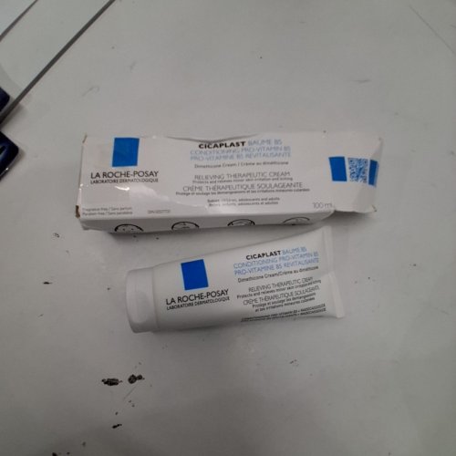 LA ROCHE-POSAY CICAPLAST BAUME, SOOTHING & RELIEVING THERAPEUTIC CREAM WITH PRO-VITAMIN B5 - FRAGRANT FREE - 100ML image 2