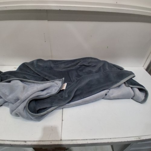 HUNTER PLUSH THROW BLANKET - 70" X 60" - GREY image 3