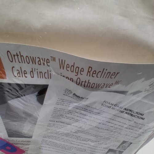 BODYFORM ORTHOPEDIC ORTHOWAVE WEDGE RECLINER CUSHION - 7" - WHITE image 2