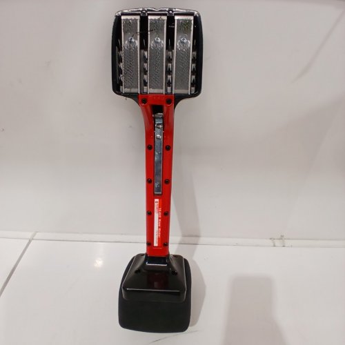 ROBERTS DELUXE G.T. CARPET KNEE KICKER - 17.5" X 21.5" - RED/ BLACK (MODEL: 10-422BK) image 4