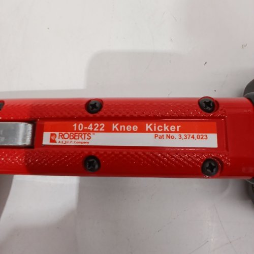 ROBERTS DELUXE G.T. CARPET KNEE KICKER - 17.5" X 21.5" - RED/ BLACK (MODEL: 10-422BK) image 5