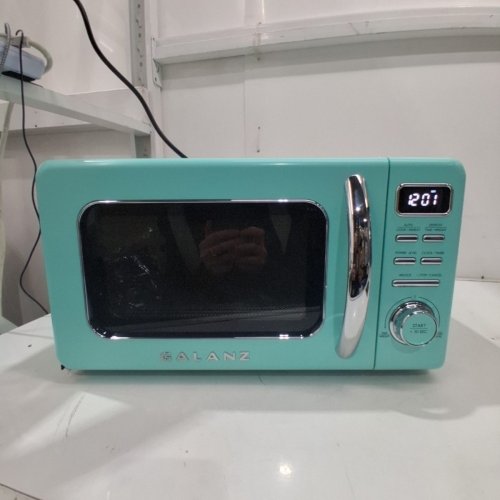 GALANZ RETRO STYLE COUNTERTOP MICROWAVE OVEN - 0.9CU.FT - MINT (MODEL: GLCMKZ09GNR09) image 3
