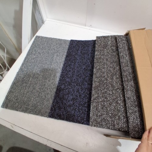 24PC VEVOR REUSABLE SQUARE RUG PADDED CARPET TILES - 20'' X 20'' - MULTICOLOR image 3