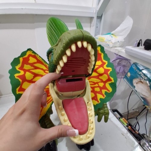 FISHER-PRICE IMAGINEXT JURASSIC WORLD THRASH ATTACK DILOPHOSAURUS DINOSAUR TOY -26" - MULTICOLORED (MODEL: ‎HVY16) image 4