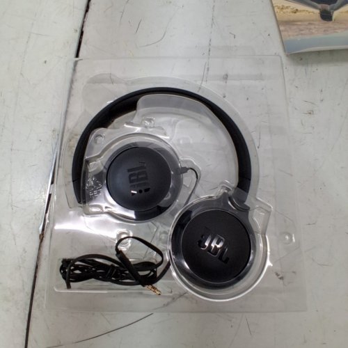 JBL WIRED ON-EAR HEADPHONES - BLACK (MODEL: TUNE500) image 3
