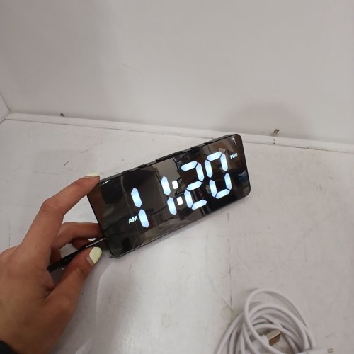 UNBRANDED MULTIFUNCTION LED DIGITAL ALARM CLOCK image 2