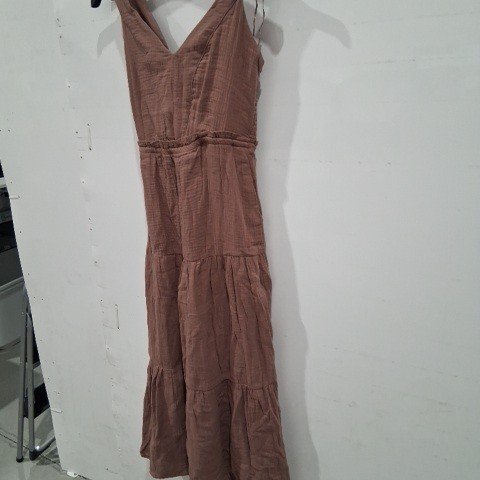 WOMEN'S DEVOTED TIERED MIDI DRESS - EXTRA SMALL - TAUPE image 2