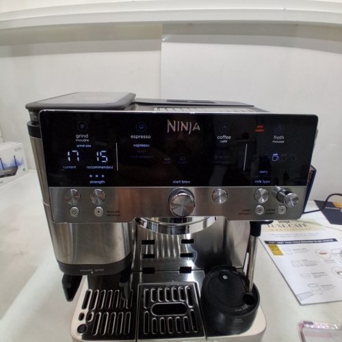 3-IN-1 NINJA LUXE CAFÉ SIGNATURE SERIES ESPRESSO MACHINE - SILVER/BLACK (MODEL: ES655CCO) image 2