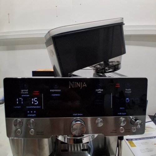 3-IN-1 NINJA LUXE CAFÉ SIGNATURE SERIES ESPRESSO MACHINE - SILVER/BLACK (MODEL: ES655CCO) image 3