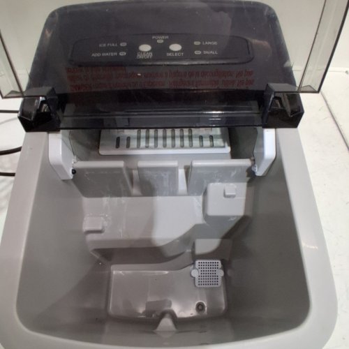FRIGIDAIRE COUNTERTOP ELECTRIC ICE MAKER - MAKES 26LBS OF ICE/DAY - BLACK STAINLESS STEEL (MODEL: EFIC120-GRYSS-SC_G2) image 4