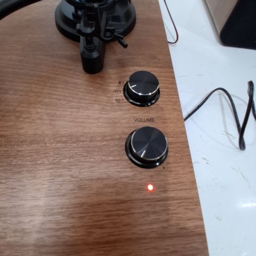 QLEARSOUL SOULBOX S1 VINYL RECORD PLAYER WITH STEREO SPEAKERS, TURNTABLE WITH BUILT IN PRE-AMP & S SHAPED TONEARM - 33/45 RPM - BROWN/BLACK (MODEL: HP-H007) image 2