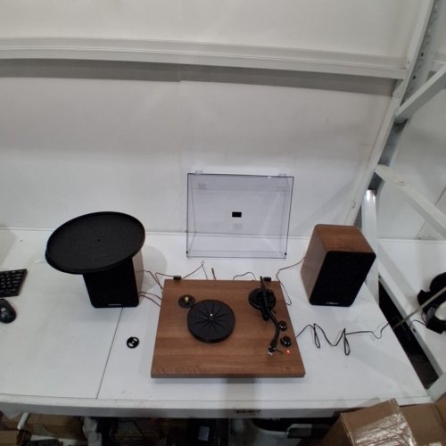 QLEARSOUL SOULBOX S1 VINYL RECORD PLAYER WITH STEREO SPEAKERS, TURNTABLE WITH BUILT IN PRE-AMP & S SHAPED TONEARM - 33/45 RPM - BROWN/BLACK (MODEL: HP-H007) image 3