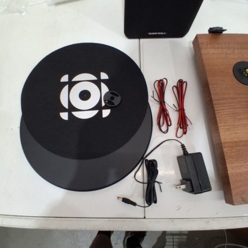QLEARSOUL SOULBOX S1 VINYL RECORD PLAYER WITH STEREO SPEAKERS, TURNTABLE WITH BUILT IN PRE-AMP & S SHAPED TONEARM - 33/45 RPM - BROWN/BLACK (MODEL: HP-H007) image 4