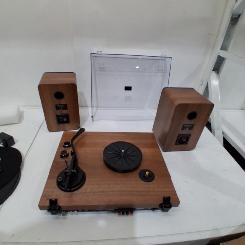 QLEARSOUL SOULBOX S1 VINYL RECORD PLAYER WITH STEREO SPEAKERS, TURNTABLE WITH BUILT IN PRE-AMP & S SHAPED TONEARM - 33/45 RPM - BROWN/BLACK (MODEL: HP-H007) image 7