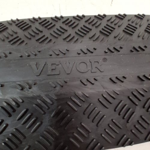 VEVOR RUBBER DROP OVER CABLE COVER RAMP - 39.4" X 5.1" - 1.5" X 0.5" OPENING - 2000LB CAPACITY - BLACK image 2
