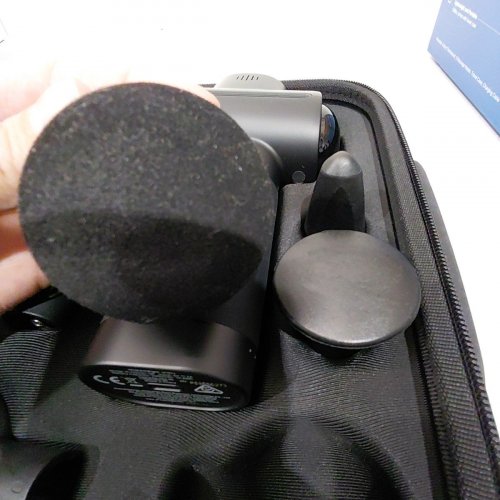 RENPHO THERMACOOL MASSAGE GUN WITH HEAT AND COLD HEAD, CARRYING CASE, 5 SPEED LEVELS - 3200RPM, 8 TEMPERATURE SETTINGS , 20W - BLACK - (MODEL: R-C003H-N1) image 4