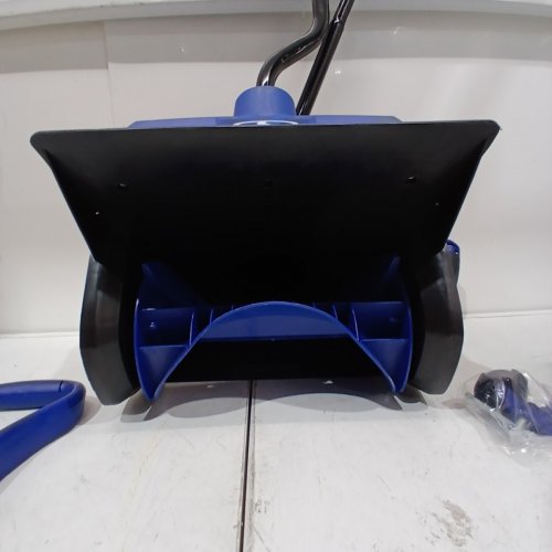 SNOWJOE 13'' 24 VOLT 4-AH CORDLESS SNOW SHOVEL KIT - INLUDES BATTERY & QUICK CHARGER (MODEL: 24V-SS13) image 6