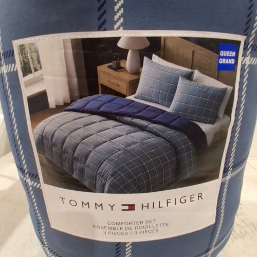 3PC TOMMY HILFIGER COMFORTER SET - QUEEN - BLUE/NAVY (MODEL: 1976201) image 2