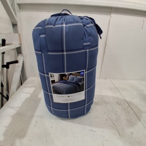 3PC TOMMY HILFIGER COMFORTER SET - QUEEN - BLUE/NAVY (MODEL: 1976201) image 3
