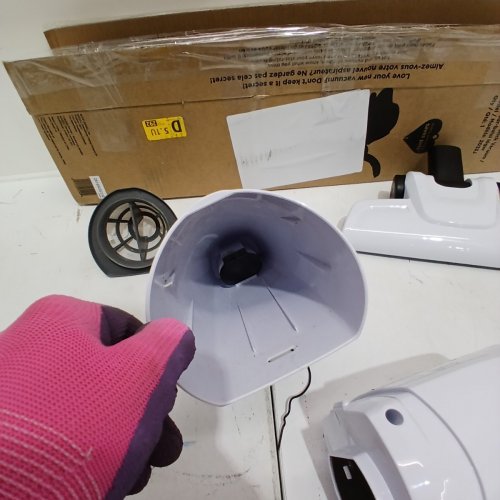 BISSELL FEATHERWEIGHT 3-IN-1 STICK/HAND VACUUM CLEANER - WHITE - (MODEL: 2033J) image 4