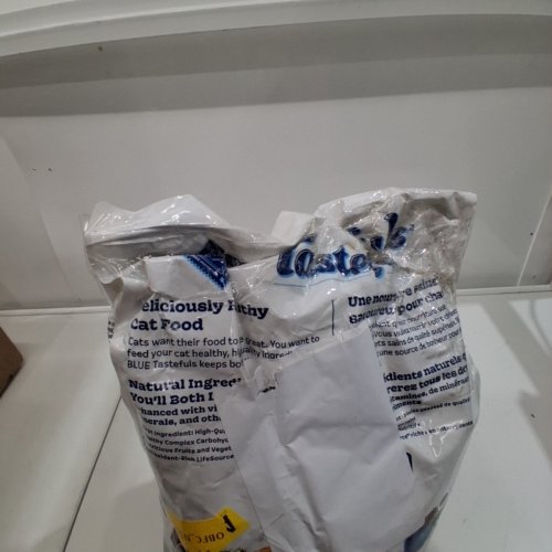 BLUE BUFFALO TASTEFULS NATURAL ADULT INDOOR CHICKEN DRY CAT FOOD - 15 LBS (APPROX.) image 4