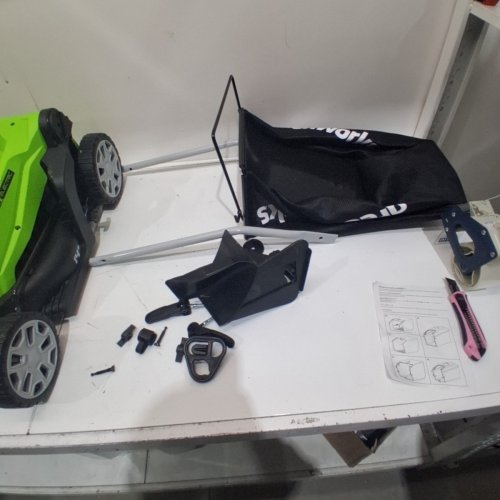 GREENWORKS 9A ELECTRIC CORDED LAWN MOWER W/ ADJUSTABLE HEIGHT & SAFETY SWITCH - 14" - GREEN/BLACK (MODEL: MO09B01) image 6