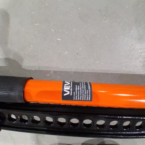 HEAVY DUTY RATCHETING OFF ROAD UTILITY HIGH LIFT FARM JACK - 48" - 700LBS - BLACK/ORANGE (MODEL: AH081048) image 3
