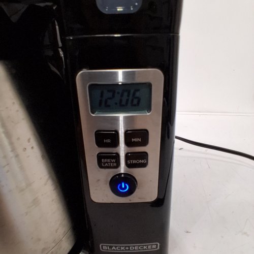 BLACK AND DECKER THERMAL CARAFE PROGRAMMABLE COFFEE MAKER - 12 CUP CAPACITY - STAINLESS STEEL (MODEL: CM2046SC) image 2