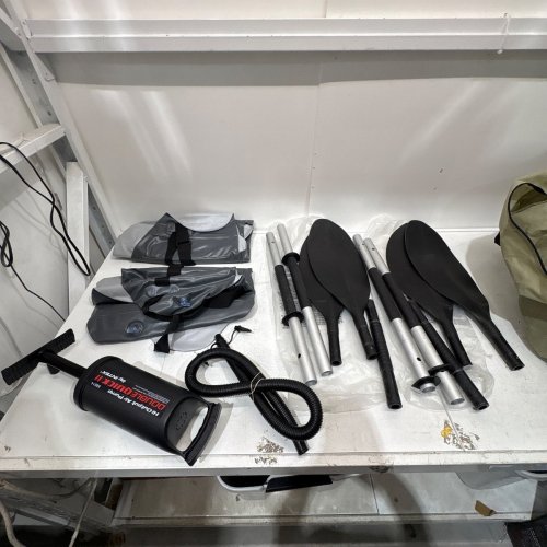 6PC INTEX KAYAK ACCESSORIES AND CARRY BAG - COMES WITH 2 DOUBLE ENDED PADDLES, PUMP, 2 SEATS AND CARRY BAG image 2