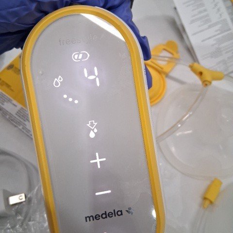 MEDELA FREESTYLE MINI HANDS-FREE DOUBLE ELECTRIC BREAST PUMPS - WHITE/YELLOW image 2